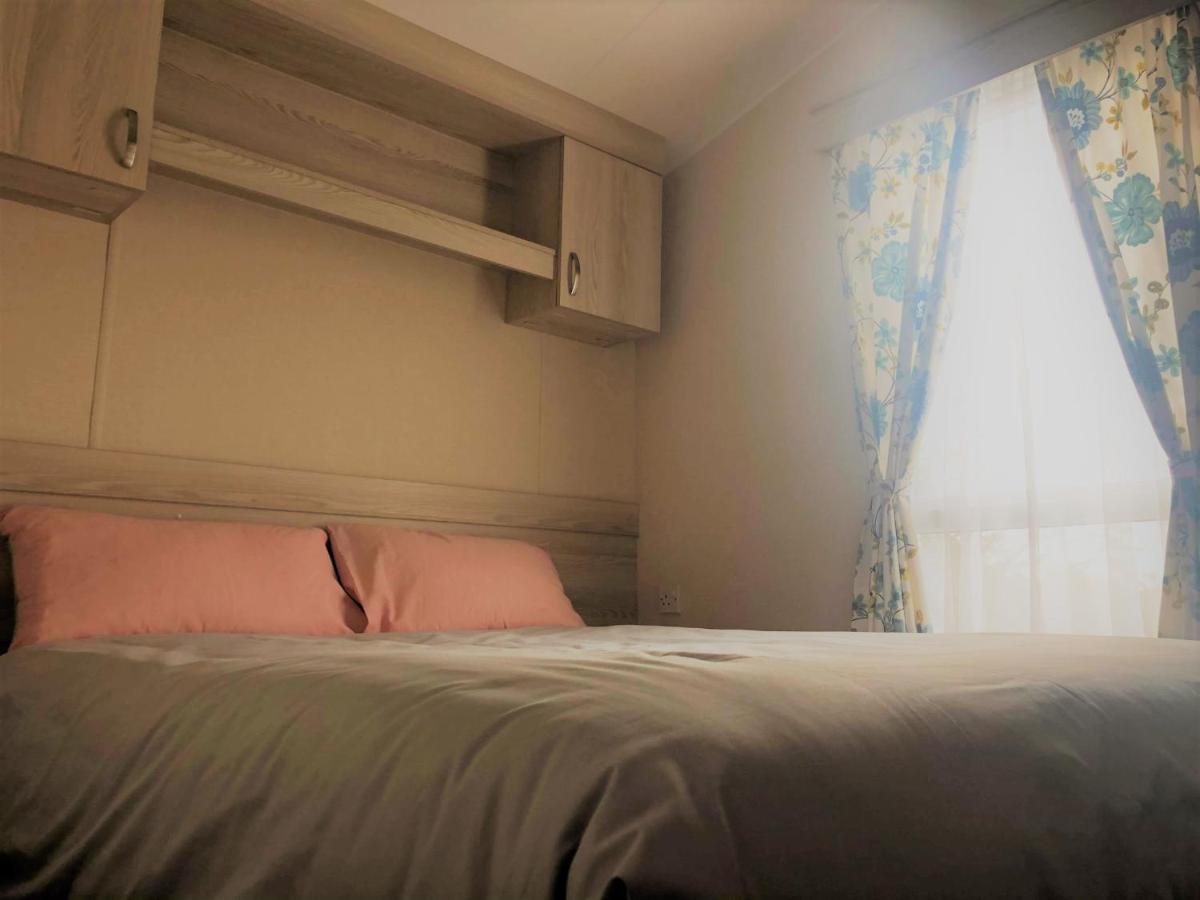 מייבלת'ורפ Spruce Deluxe Holiday Home מראה חיצוני תמונה