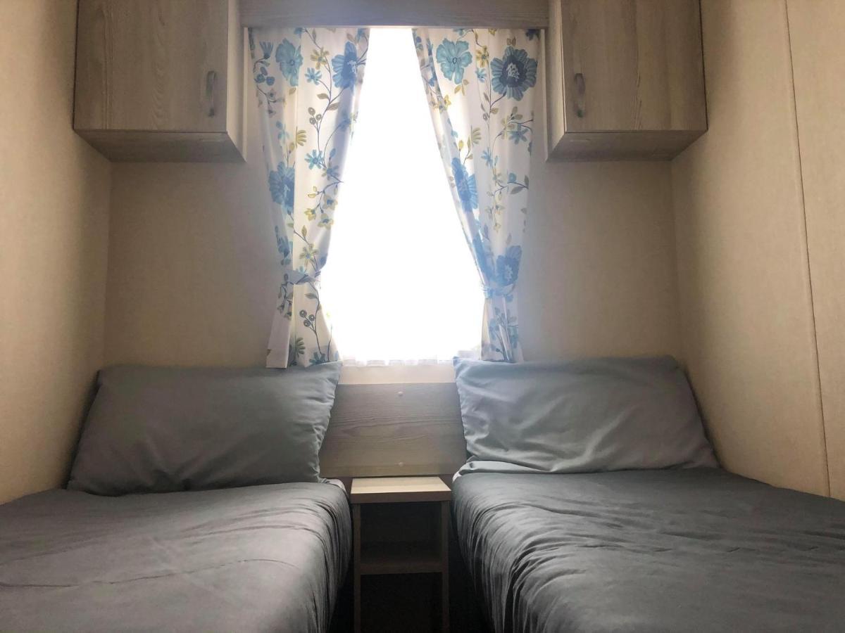 מייבלת'ורפ Spruce Deluxe Holiday Home מראה חיצוני תמונה