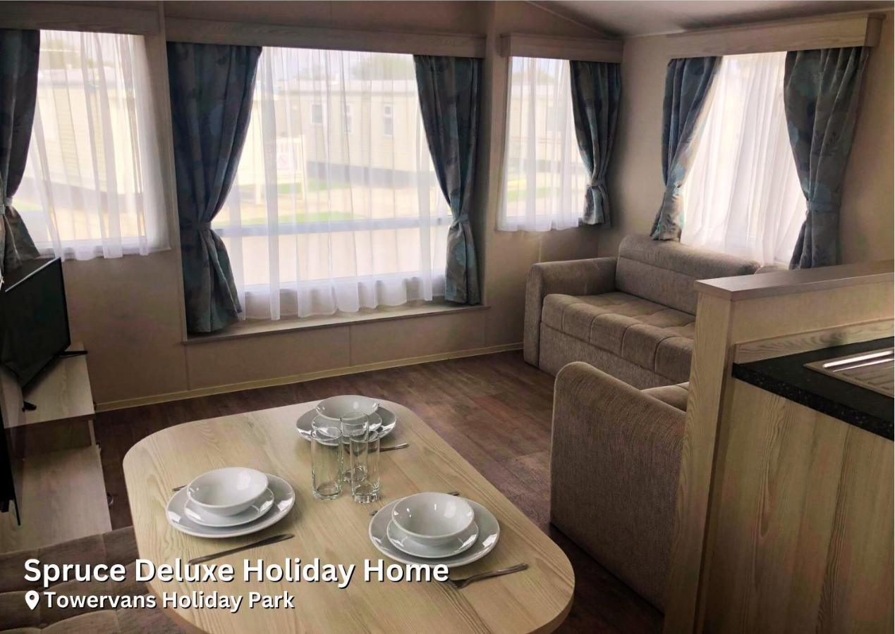 מייבלת'ורפ Spruce Deluxe Holiday Home מראה חיצוני תמונה